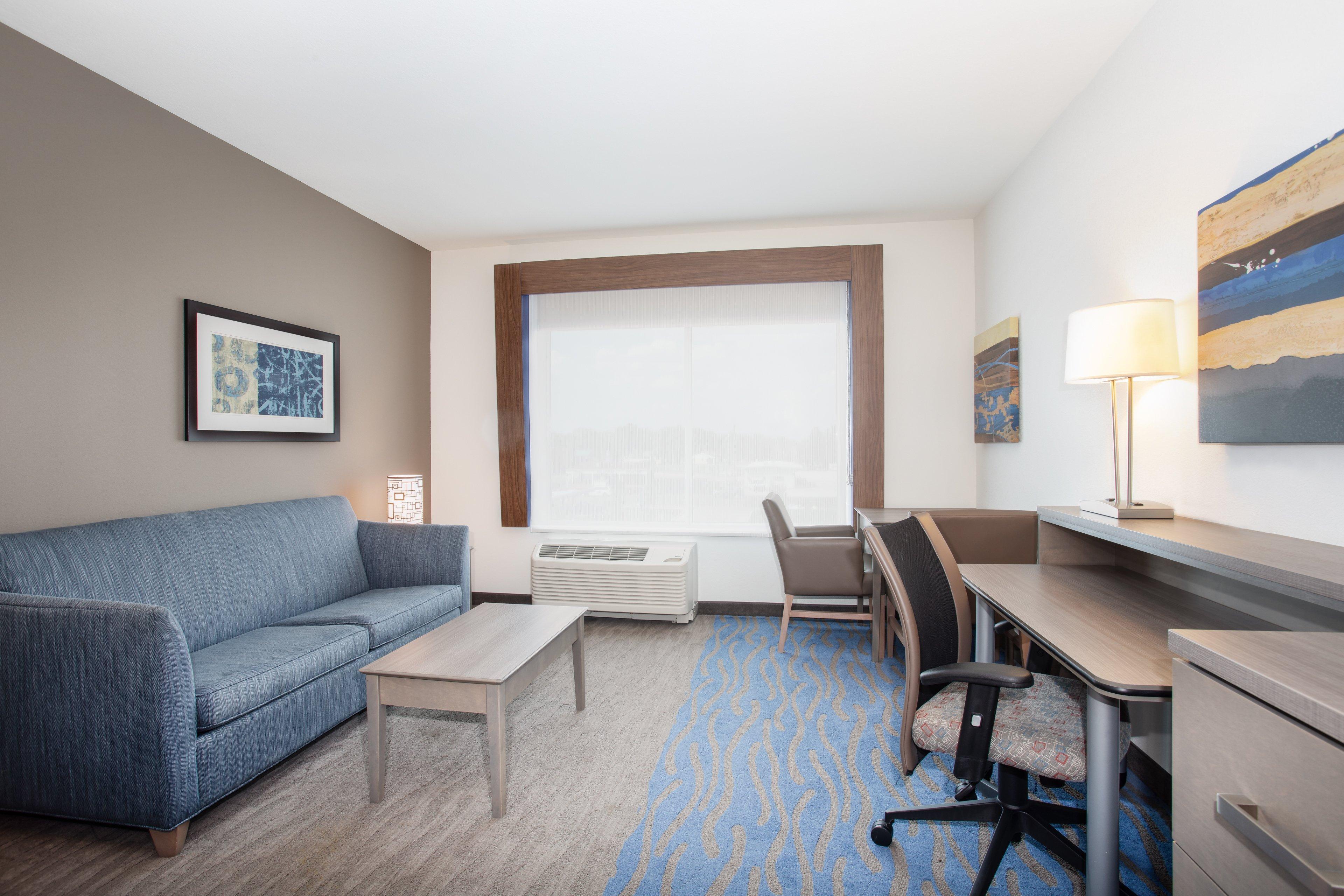 Holiday Inn Express & Suites Great Bend By Ihg Экстерьер фото